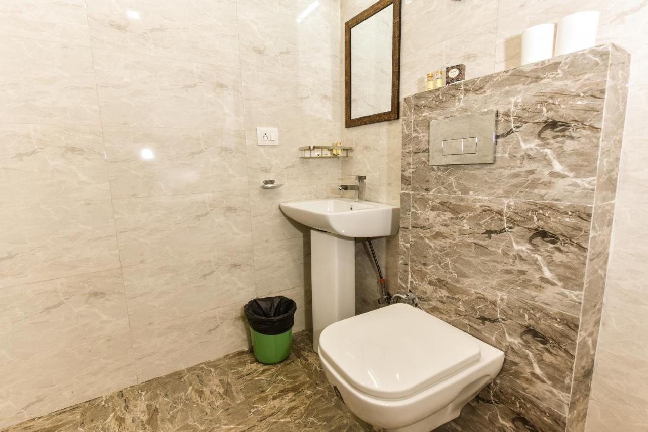 Hotel Luxury Collection Гургаон Екстериор снимка