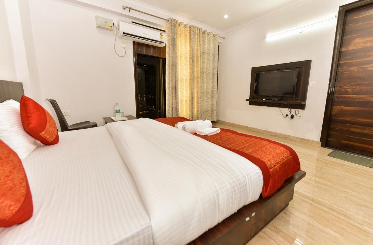 Hotel Luxury Collection Гургаон Екстериор снимка