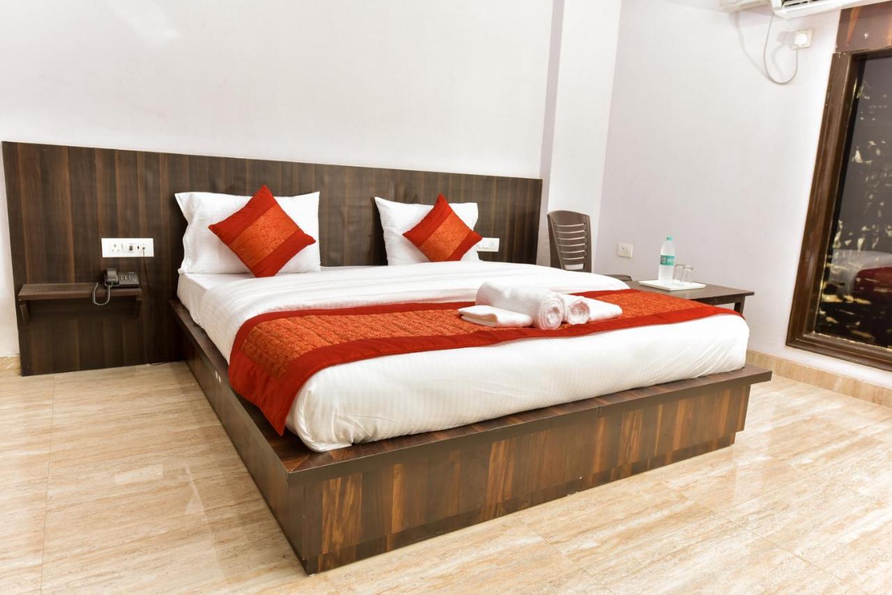 Hotel Luxury Collection Гургаон Екстериор снимка