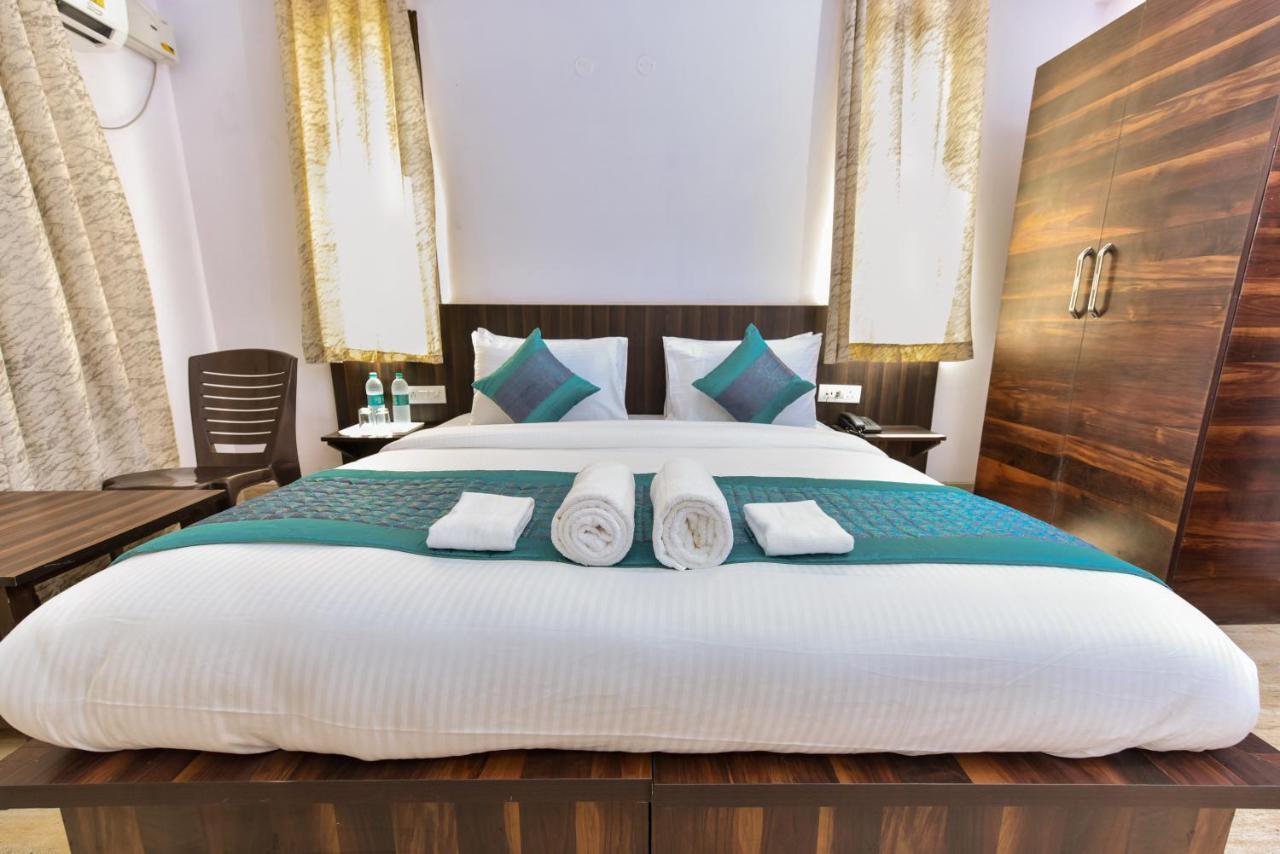 Hotel Luxury Collection Гургаон Екстериор снимка